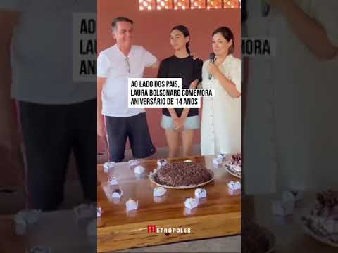 Ao lado de Jair e Michelle, Laura Bolsonaro comemora aniversário de 13 anos  